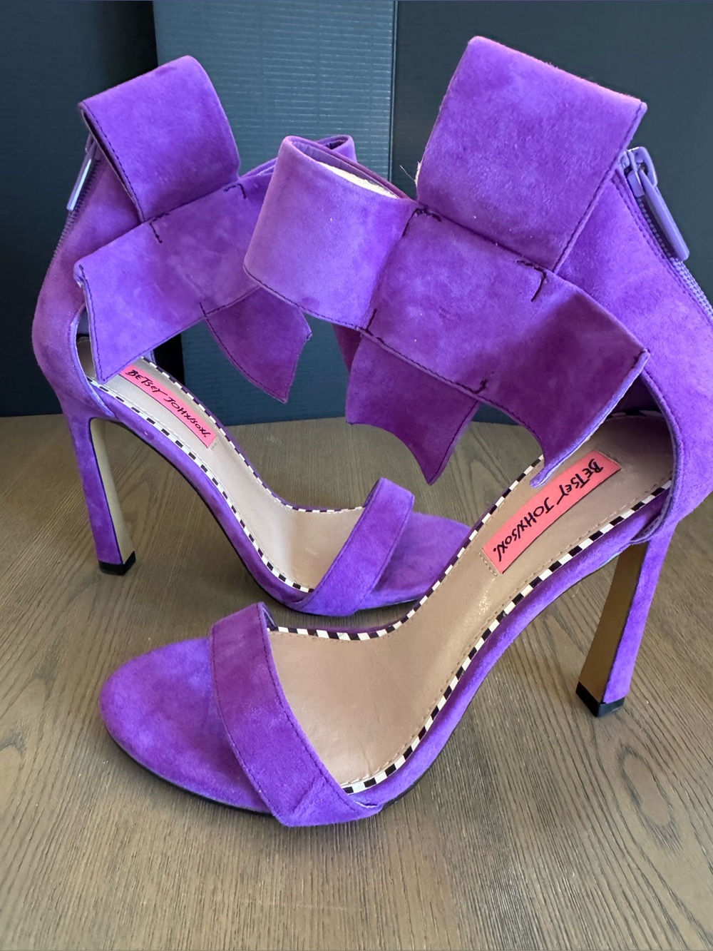Betsey Johnson Purple Suede Friskyy Stiletto Dress Sandals BIG Bow Open Toe 7.5 - Picture 3 of 13